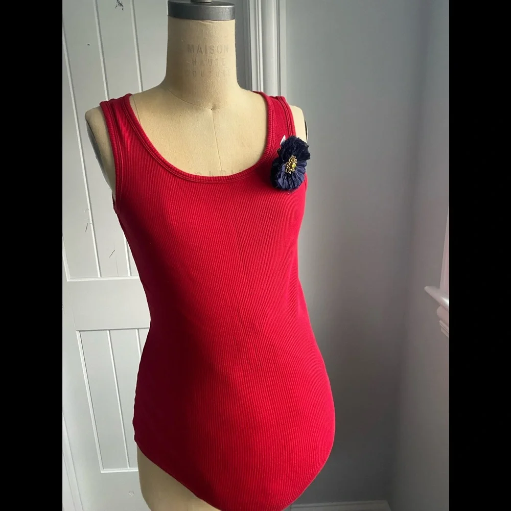 Motherhood Maternity and Old Navy Maternity tank tops size M